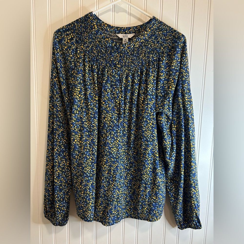 Croft & Barrow women Blue and Yellow Floral Top long sleeeve.